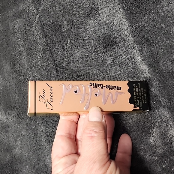 Too Faced Melted Metallic Lipstick Pillow Talk - Picture 1 of 5
